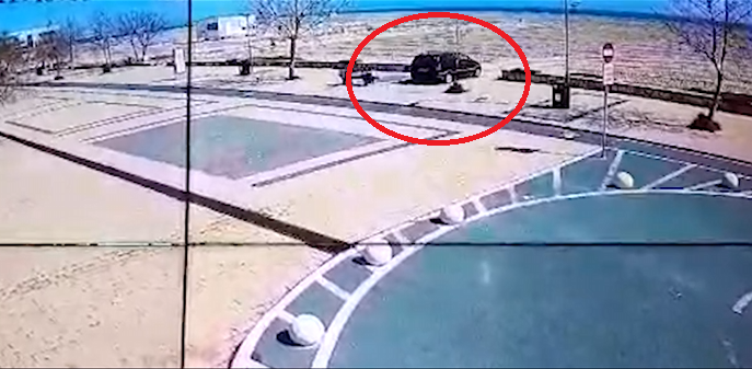 VIDEO Doi șoferi amendați cu peste 20.000 de lei pentru că au intrat cu mașina pe plajă eree