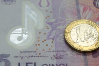 Euro a sărit de 5 lei pe piața interbancară/ BNR vorbește despre „șocuri care pot apărea” euro a sarit de 5 lei pe piata interbancara bnr vorbeste de socuri care pot aparea 970401