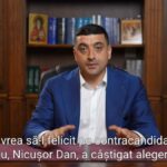 VIDEO George Simion și-a recunoscut înfrângerea, la câteva ore după ce se proclamase președintele ales: „Îl felicit pe Nicușor Dan” george simion isi recunoaste infrangerea la cateva ore dupa ce se proclamase presedintele ales il felicit pe nicusor dan 973689