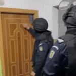 VIDEO Percheziții în Ialomița, Constanța și Brăila: Un bărbat reținut, altul sub control judiciar hhy