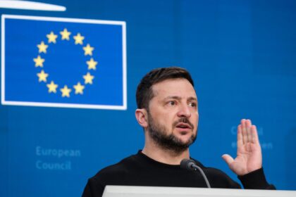 Președintele Volodimir Zelenski anunță că l-a invitat în Ucraina pe Nicușor Dan: „Respectăm România și alegerea poporului” licensed image