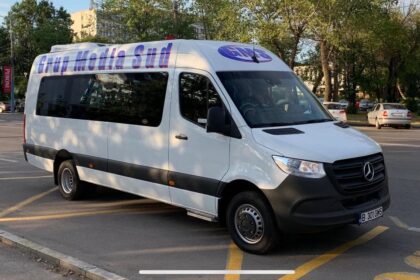Un teren de tenis al firmei care deținea microbuzele de transport public GMS este vândut la preț de chilipir microbuz gms