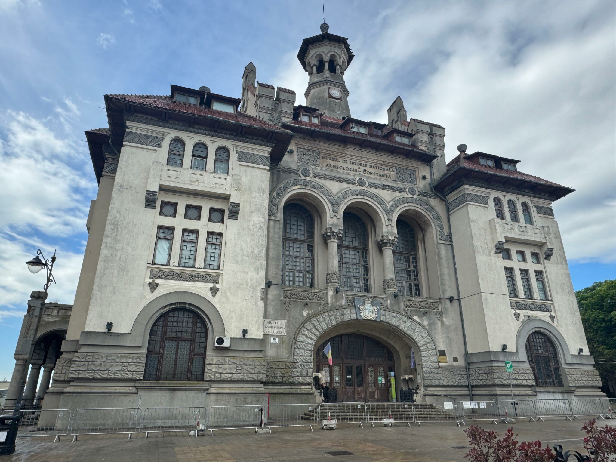 MINAC organizează Simpozionul Triplă aniversare: Proclamarea Independenței României, Sfârșitul celui de-al Doilea Război Mondial și Ziua Europei Unite minac