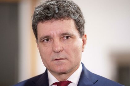 Nicuşor Dan vrea să rămână în locuinţa de acum. "O să am o întâlnire cu SPP-ul. Probabil că nu e imposibil" nicusor dan intrebat daca poate recupera diferenta de voturi fata de simion nu am absolut niciun dubiu 970175