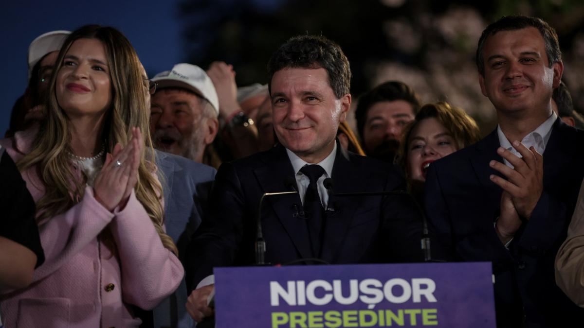 Nicuşor Dan: O să urmeze un tur doi dificil. Nu va fi o dezbatere între persoane, ci o dezbatere pro-Occident anti-Occident nicusor dan o sa urmeze un tur doi dificil nu va fi o dezbatere intre persoane ci o dezbatere pro occident anti occident 969956