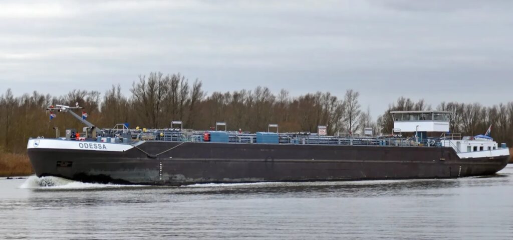 Două nave aflate sub pavilion olandez, reținute în Portul Cernavodă: datorie de peste 475.000 lei 3 Două nave aflate sub pavilion olandez, reținute în Portul Cernavodă: datorie de peste 475.000 lei odessa 3