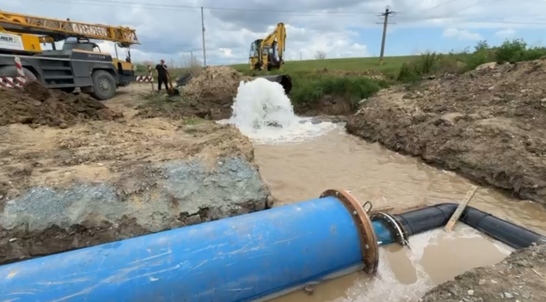 VIDEO Echipele RAJA lucrează la foc continuu pentru înlocuirea conductelor din Lumina și Năvodari raja ss