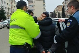 Tâlhărie în apropierea Gării CFR Constanța: doi minori au atacat un bărbat și i-au furat telefonul mobil retinut
