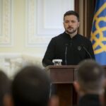 Zelenski nu vrea să se „joace” cu armistiţiile scurte propuse de Putin: „E o reprezentaţie teatrală din partea lui” zelenski e1746274799775