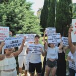 FOTO VIDEO Protest al micilor comercianți, în fața Prefecturii Constanța/ Acuză abuzuri ANPC și discriminare legislativă 01b09b27 7bdf 45a1 bea1 6fa5becaa868