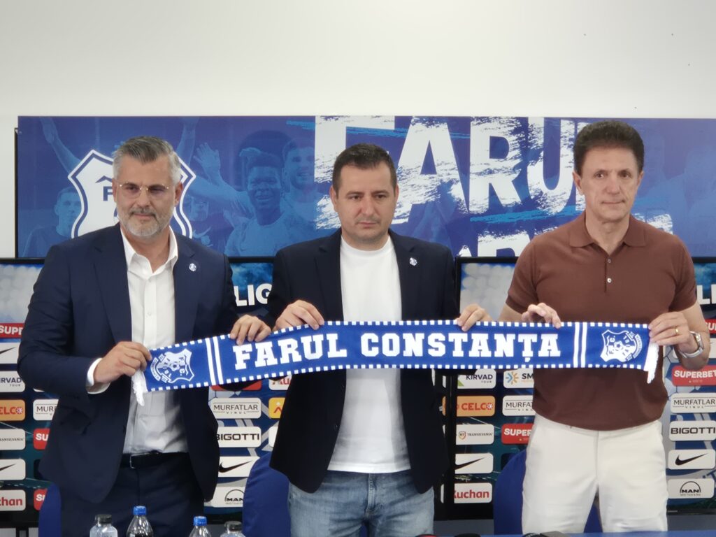 FOTO VIDEO Echipa de fotbal Farul își prezintă noul antrenor, după plecarea lui Hagi LIVE TEXT 5 FOTO VIDEO Echipa de fotbal Farul își prezintă noul antrenor, după plecarea lui Hagi LIVE TEXT 0a22a830 c1aa 44b0 94b8 3e2512e2c411 Copy