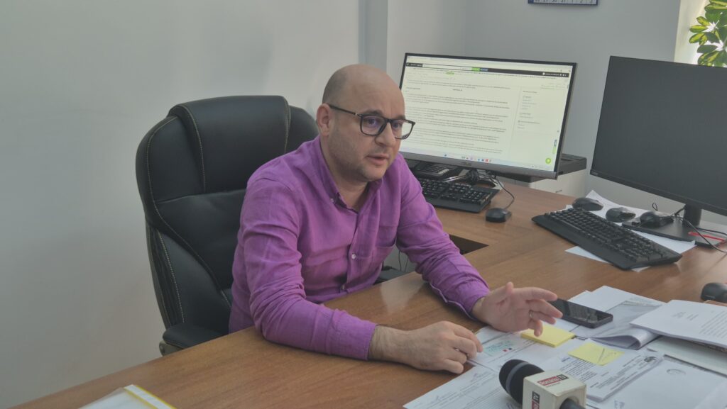 FOTO VIDEO Procurorul Viorel Teliceanu, despre deținătorul site-ului cu femei pozate pe ascuns: „Cercetările se efectuează față de autori necunoscuți” 2 FOTO VIDEO Procurorul Viorel Teliceanu, despre deținătorul site-ului cu femei pozate pe ascuns: „Cercetările se efectuează față de autori necunoscuți” 0f53d5d1 17a1 4b28 863c 2a94d2d6d4fc