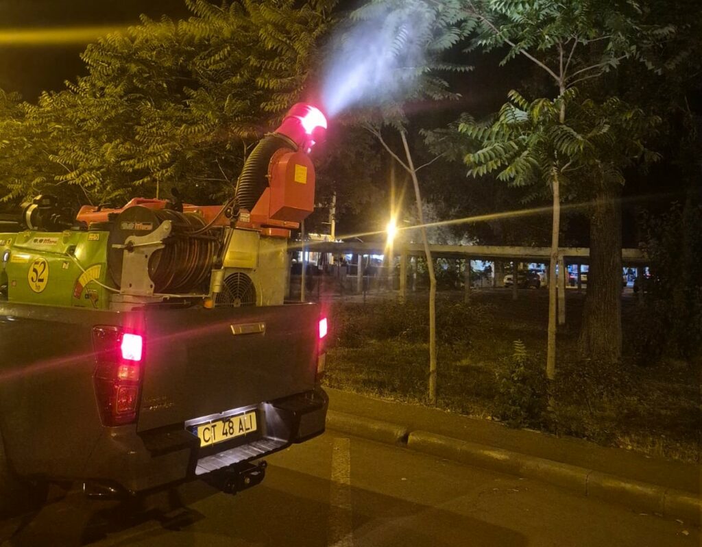 FOTO Acțiuni intensificare de dezinsecție împotriva țânțarilor și căpușelor, în Constanța și Mamaia 1 1 5