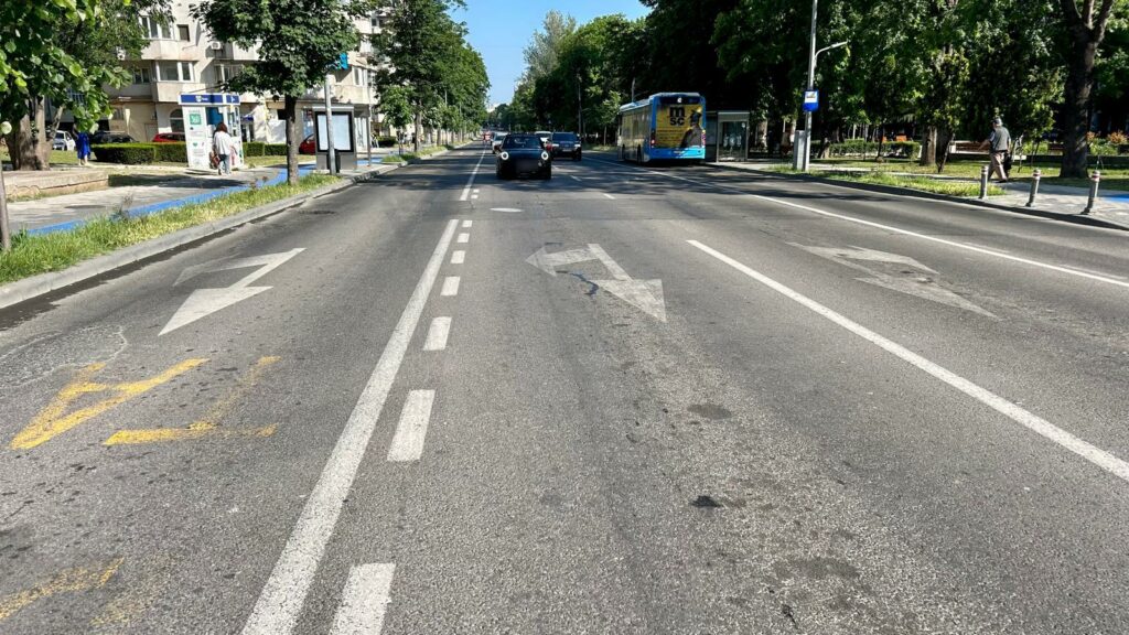 Atenție, constănțeni! Autobuzele și taxiurile nu vor mai circula pe bulevardul Tomis. Vezi unde au fost mutate 2 Atenție, constănțeni! Autobuzele și taxiurile nu vor mai circula pe bulevardul Tomis. Vezi unde au fost mutate 1 10