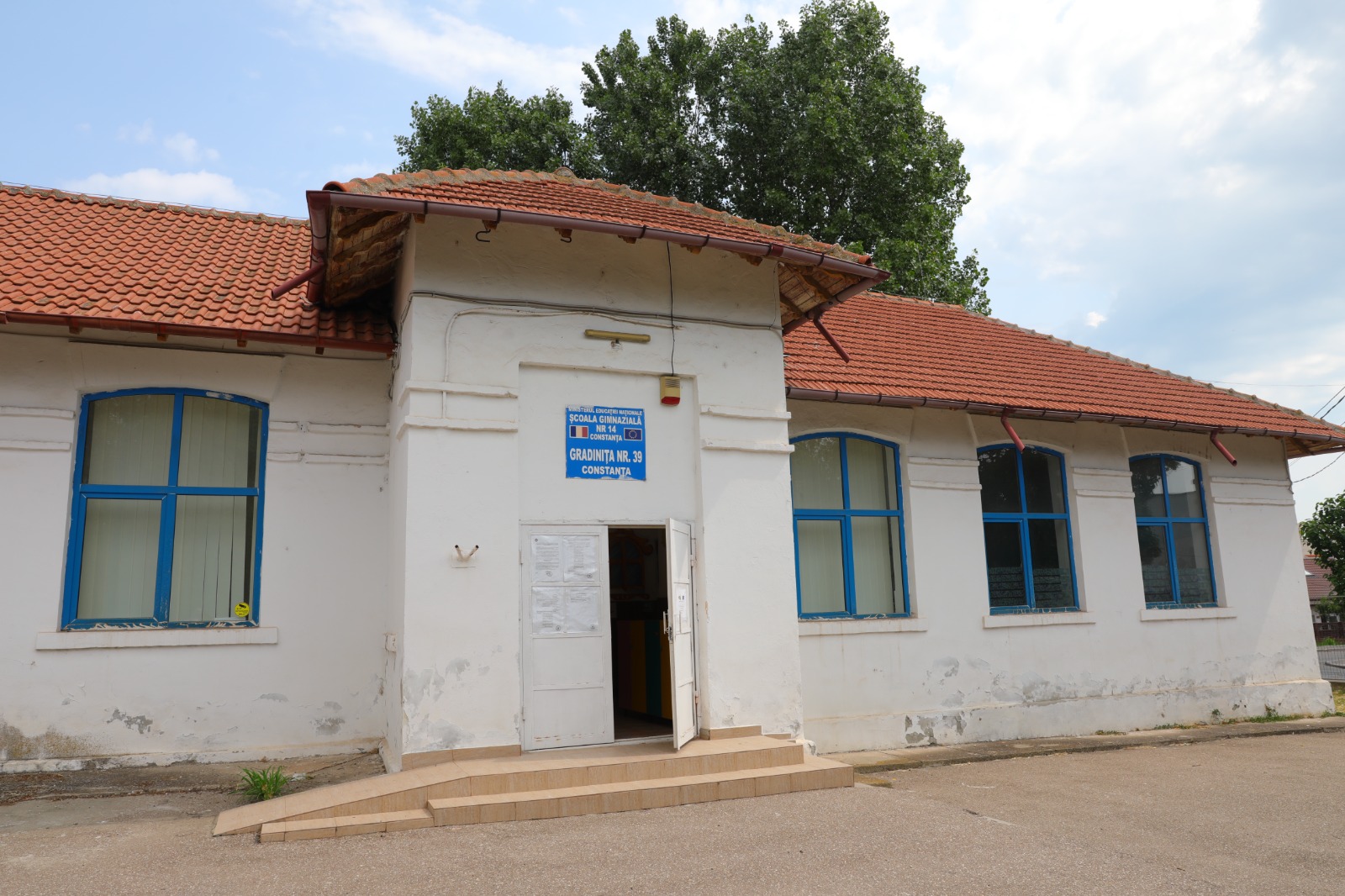 Încep lucrările de reabilitare a Școlii Gimnaziale Nr. 14 și a Grădiniței Nr. 39 din Palazu Mare 1 2 5