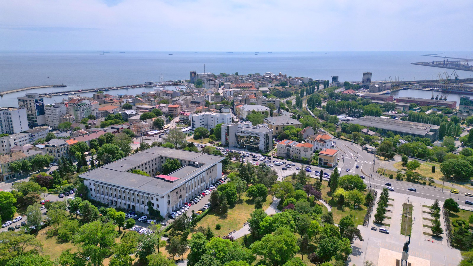 Primăria Constanța vinde, prin licitație publică, terenul pe care este construit Clubul SNC 1 20