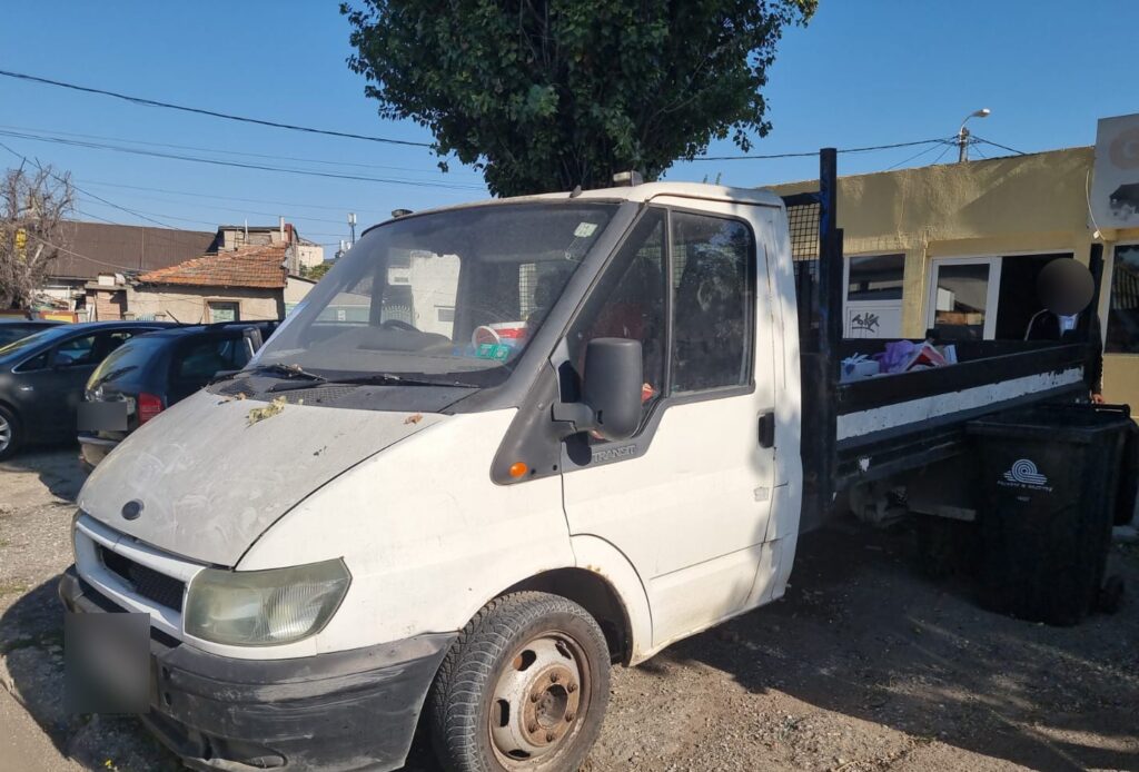 Domeniul public al municipiului Constanța va fi eliberat de 53 de mașini abandonate sau fără stăpân 4 Domeniul public al municipiului Constanța va fi eliberat de 53 de mașini abandonate sau fără stăpân 1 33