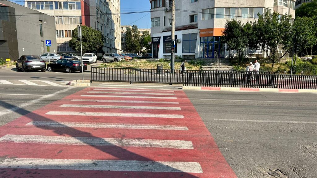 Se implementează un sistem de semaforizare inteligent la trecerea de pietoni de pe strada Soveja, în zona pieței Tomis III 4 Se implementează un sistem de semaforizare inteligent la trecerea de pietoni de pe strada Soveja, în zona pieței Tomis III 1 5 1