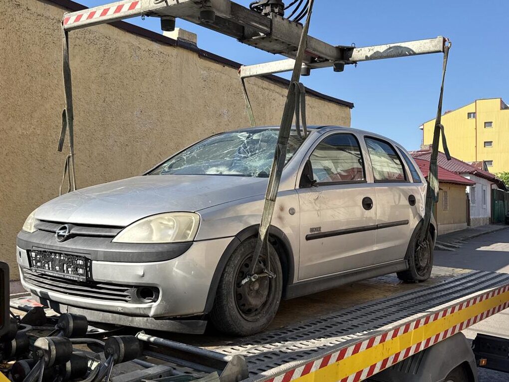FOTO Domeniul public al municipiului Constanța a fost eliberat de 24 de vehicule abandonate sau fără stăpân 1 63 1 edited