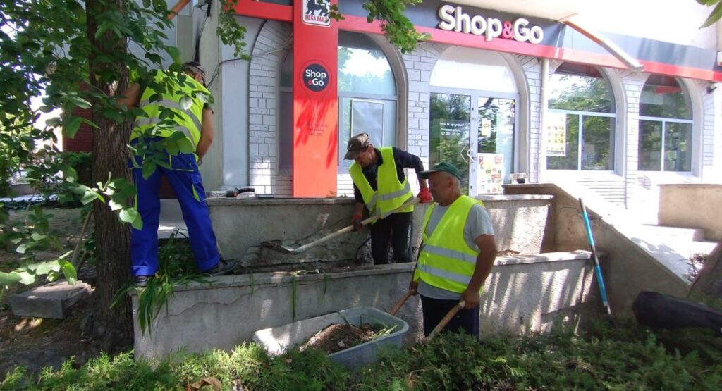Noi lucrări de modernizare a zonelor rezidențiale au loc în Constanța 3 Noi lucrări de modernizare a zonelor rezidențiale au loc în Constanța 1 9 5