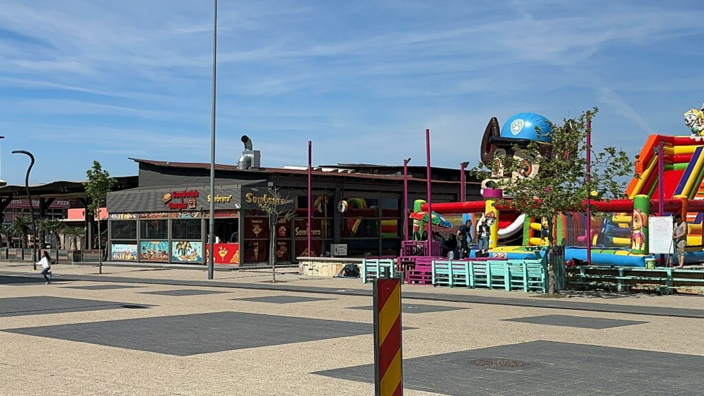 FOTO Zeci de spații disponibile în piețe, complexe și Mamaia. Confort Urban caută chiriași 4 FOTO Zeci de spații disponibile în piețe, complexe și Mamaia. Confort Urban caută chiriași 119650f7 3a2d 47ab bb59 46463c5ee3f9