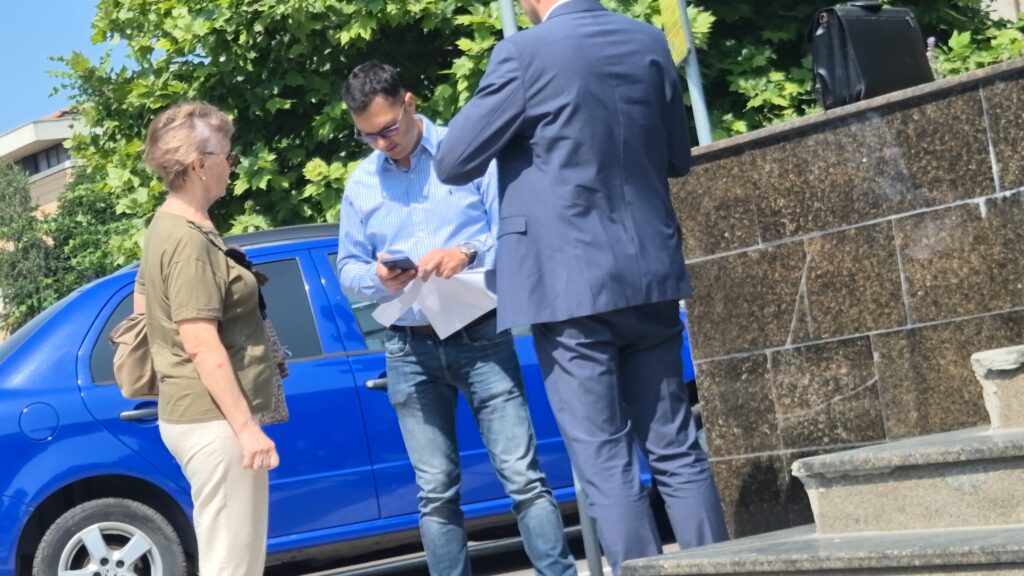 FOTO VIDEO Dosarul vameșului care a înghițit probele DNA rămâne la Constanța UPDATE 6 FOTO VIDEO Dosarul vameșului care a înghițit probele DNA rămâne la Constanța UPDATE 22ae4006 14ed 459d 976a e201bf8b51ee 1