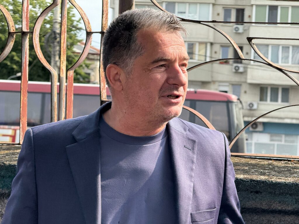 FOTO VIDEO Directorul CFR Călători a venit cu Trenul Soarelui la Constanța/ A fost lansat programul estival UPDATE 4 FOTO VIDEO Directorul CFR Călători a venit cu Trenul Soarelui la Constanța/ A fost lansat programul estival UPDATE 278e67c8 3e88 48c6 9cfe 7160b51f82a3