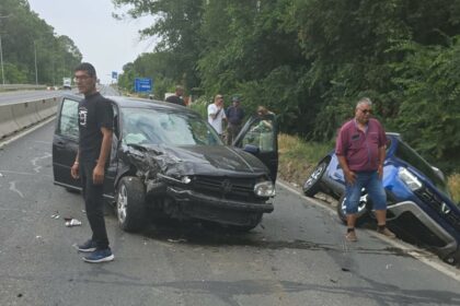 FOTO Două mașini s-au făcut praf, între Constanța și Valu lui Traian/ O femeie gravidă a fost transportată la spital UPDATE 27f86b83 ea46 4432 b208 a5487bf06b0f