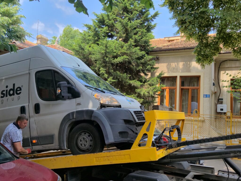 FOTO VIDEO Accident cu CINCI mașini implicate, la intersecția dintre străzile Răscoalei și Decebal 339435d4 342b 4036 a19c 7b6b806855bb