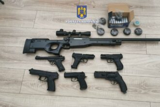 FOTO Întreg ARSENAL de arme, confiscat de la un bărbat din Lumina! A distrus casa unui vecin 3956bb74 5d7f 44b5 98f2 8b9a541a1a51