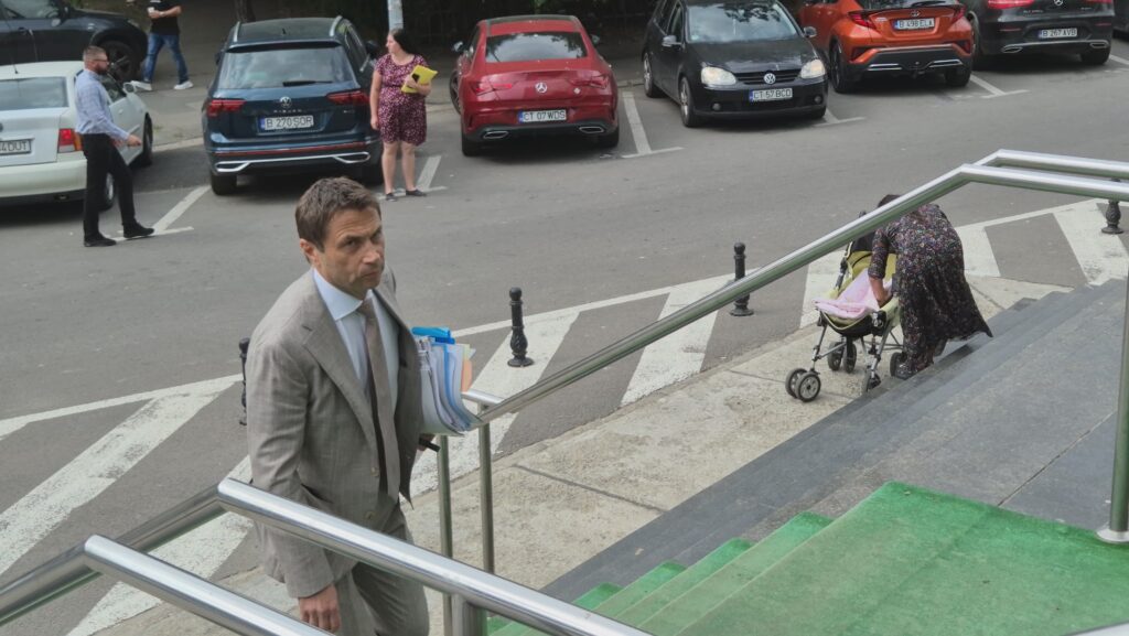 FOTO VIDEO Radu Cristian, un nou termen în dosarul DNA/ Ședința a început cu o suspendare UPDATE 3e38f6d0 9a6a 46b2 b692 ff62fdba25c3
