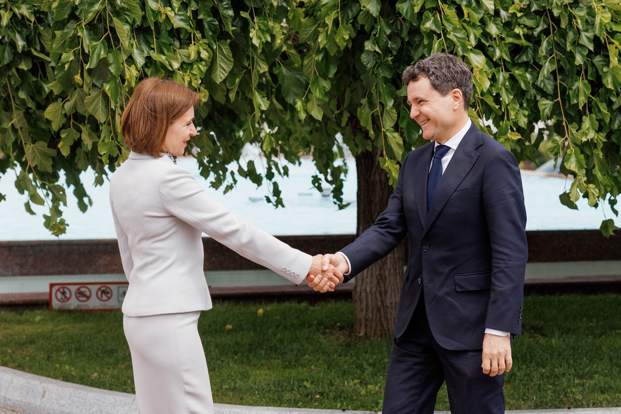 Maia Sandu l-a ovaționat pe Nicușor Dan, după vizita la Chișinău: „Un partener ferm, un prieten și un om care respectă R. Moldova” 505294537 1287297496098370 3882461153972108985 n