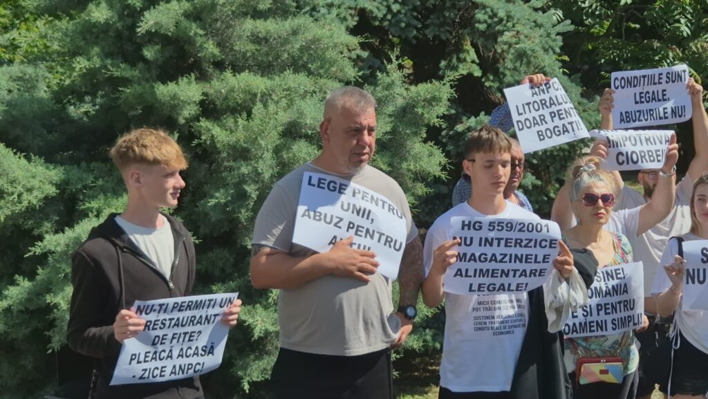 FOTO VIDEO Protest al micilor comercianți, în fața Prefecturii Constanța/ Acuză abuzuri ANPC și discriminare legislativă 7 FOTO VIDEO Protest al micilor comercianți, în fața Prefecturii Constanța/ Acuză abuzuri ANPC și discriminare legislativă 50e48a1b ac69 4db6 9c34 f2b576d55933