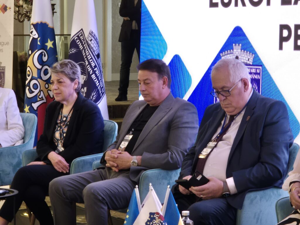 FOTO VIDEO Conferința Internațională „Femeile primar – lideri în administrația publică locală, provocări și perspective europene“/ Fostul ministru al Muncii și persoane din administrația locală, prezenți 2 FOTO VIDEO Conferința Internațională „Femeile primar – lideri în administrația publică locală, provocări și perspective europene“/ Fostul ministru al Muncii și persoane din administrația locală, prezenți 510d38b6 688a 487c 828d 15b6f93d339a