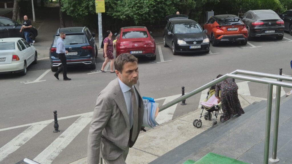 FOTO VIDEO Radu Cristian, un nou termen în dosarul DNA/ Ședința a început cu o suspendare UPDATE 59bffe4d c237 41c8 af9b 0665d6a18049
