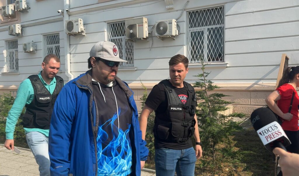 FOTO VIDEO Administratorul site-ului ONANIȘTI a fost la IPJ Constanța pentru audieri UPDATE 4 FOTO VIDEO Administratorul site-ului ONANIȘTI a fost la IPJ Constanța pentru audieri UPDATE 6671f3b2 d693 4ef1 a091 ed0dbbaed6c4