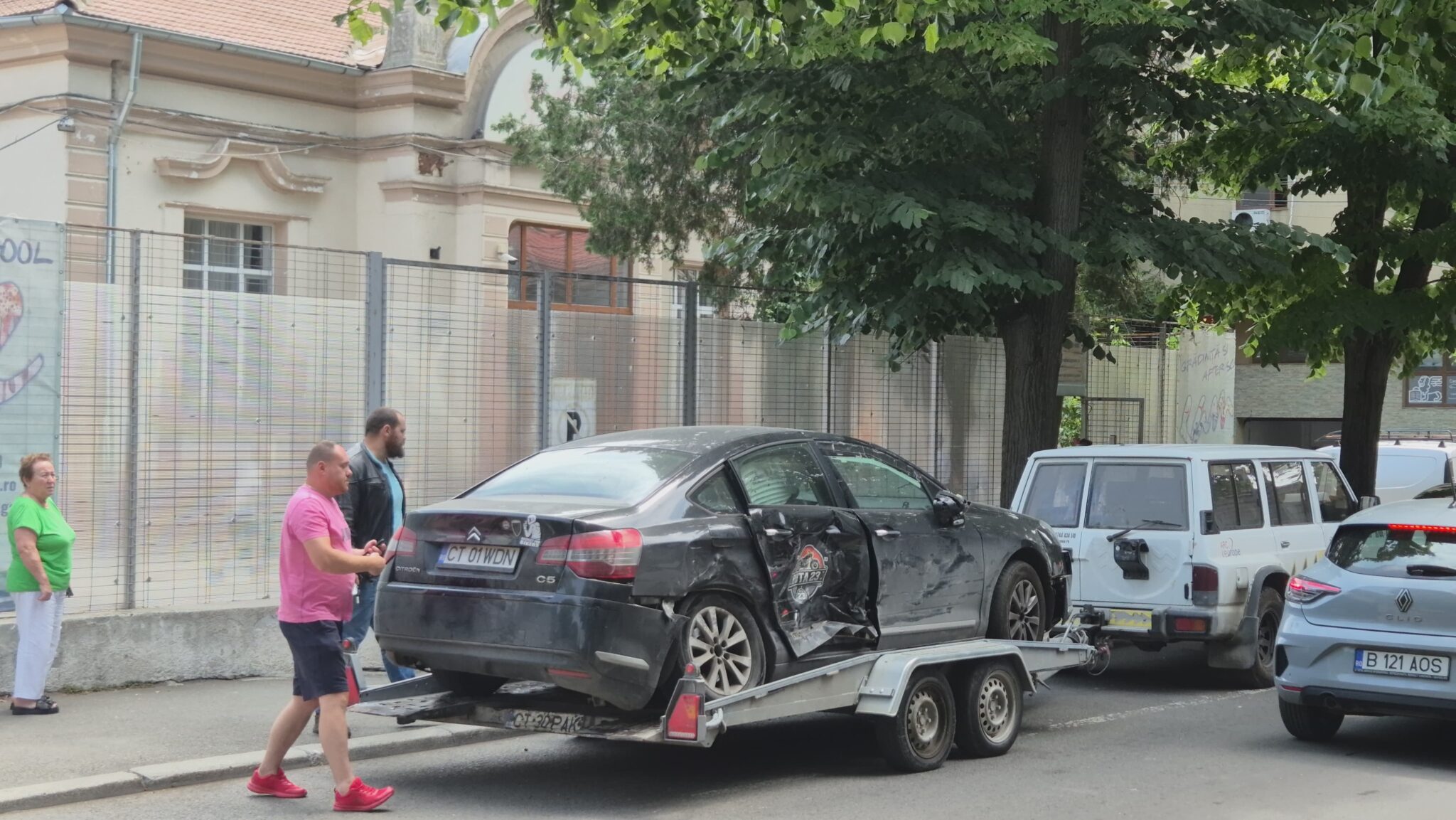 FOTO VIDEO Accident cu CINCI mașini implicate, la intersecția dintre străzile Răscoalei și Decebal 85abcf1b 9cee 4704 92bf f793c3173395