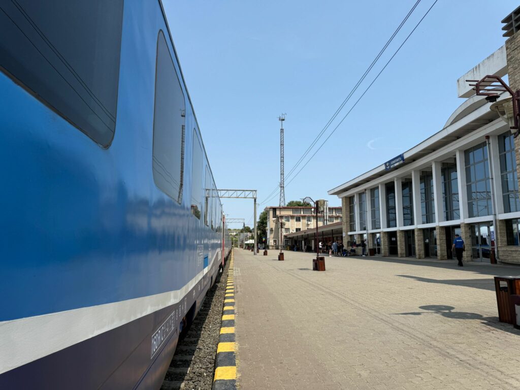 FOTO VIDEO Directorul CFR Călători a venit cu Trenul Soarelui la Constanța/ A fost lansat programul estival UPDATE 20 FOTO VIDEO Directorul CFR Călători a venit cu Trenul Soarelui la Constanța/ A fost lansat programul estival UPDATE 92f3bd6e 774e 4363 8d3c 8cbaa0b5f463