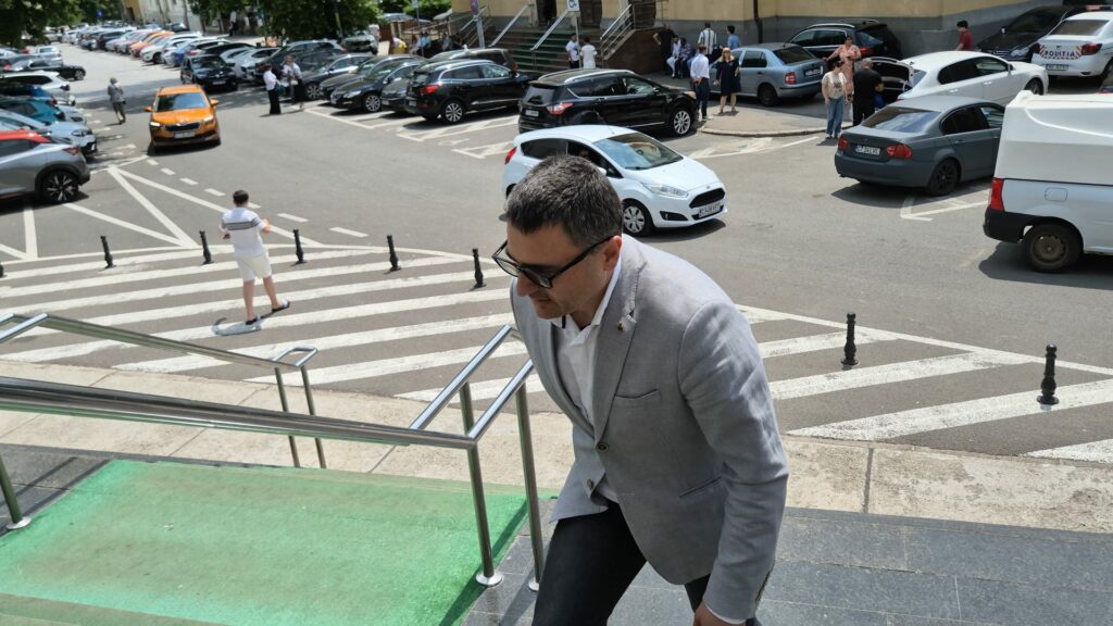 FOTO VIDEO Ultima speranță pentru Dorinel Colgiu de la Mangalia: primul termen după ce a făcut apel în urma condamnării într-un dosar DNA/ UPDATE 3 FOTO VIDEO Ultima speranță pentru Dorinel Colgiu de la Mangalia: primul termen după ce a făcut apel în urma condamnării într-un dosar DNA/ UPDATE 9b5cbfdc e01f 437a 89be 3bd8ca745888