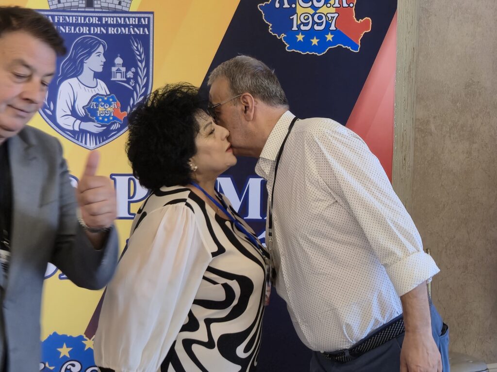FOTO VIDEO Conferința Internațională „Femeile primar – lideri în administrația publică locală, provocări și perspective europene“/ Fostul ministru al Muncii și persoane din administrația locală, prezenți 15 FOTO VIDEO Conferința Internațională „Femeile primar – lideri în administrația publică locală, provocări și perspective europene“/ Fostul ministru al Muncii și persoane din administrația locală, prezenți 9c45e3fe 5ab7 49b9 8e53 f251a723cf12