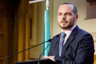 Ministrul Sănătății a trimis Corpul de control în teritoriu pentru a verifica situația concediilor medicale/ Un milion „par suspecte”! Alexandru Rogobete