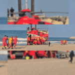 FOTO VIDEO O femeie a fost scoasă inconștientă din apă, pe plaja din Costinești UPDATE Image Editor 2025 06 11T055655.035