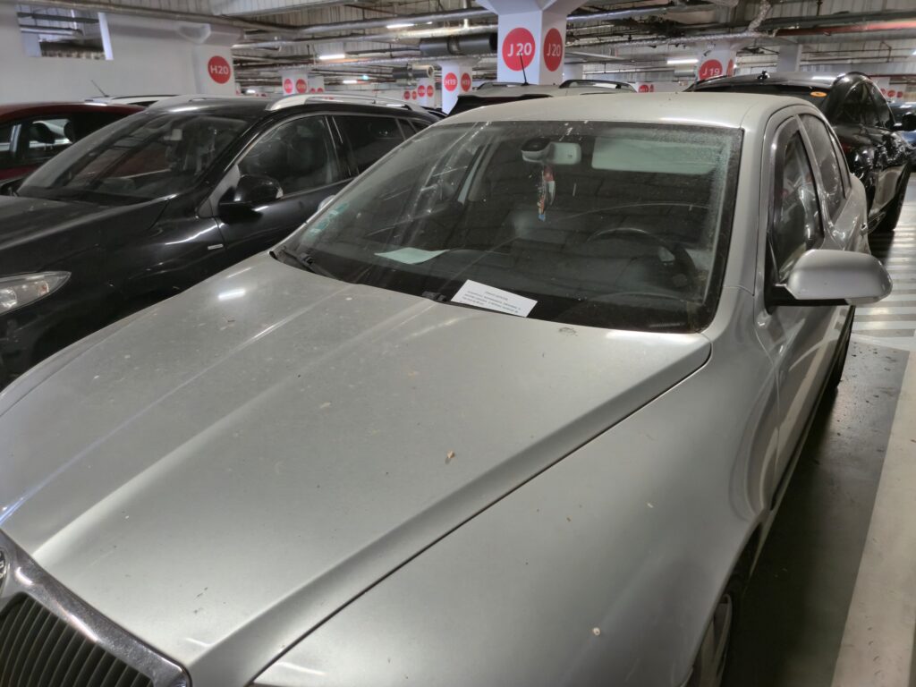FOTO VIDEO Zeci de mașini au fost abandonate în parcarea subterană a mall-ului Vivo 11 FOTO VIDEO Zeci de mașini au fost abandonate în parcarea subterană a mall-ului Vivo Imagine WhatsApp 2025 06 10 la 13.44.48 0f7badfd
