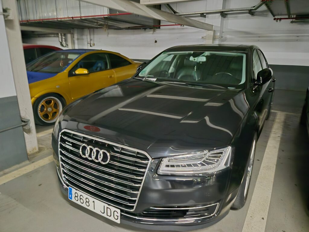 FOTO VIDEO Zeci de mașini au fost abandonate în parcarea subterană a mall-ului Vivo 20 FOTO VIDEO Zeci de mașini au fost abandonate în parcarea subterană a mall-ului Vivo Imagine WhatsApp 2025 06 10 la 13.45.12 f8916619 2