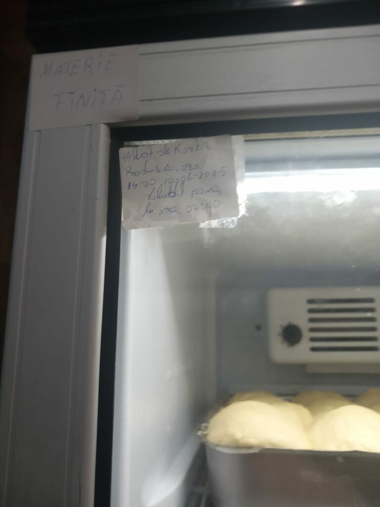 FOTO VIDEO Nereguli grave descoperite de Protecția Consumatorilor în stațiunea Mamaia 7 FOTO VIDEO Nereguli grave descoperite de Protecția Consumatorilor în stațiunea Mamaia Imagine WhatsApp 2025 06 10 la 17.42.56 6160d425
