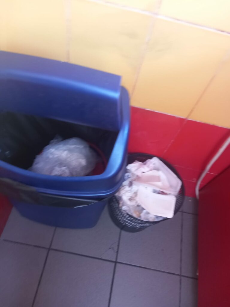 FOTO VIDEO Nereguli grave descoperite de Protecția Consumatorilor în stațiunea Mamaia 3 FOTO VIDEO Nereguli grave descoperite de Protecția Consumatorilor în stațiunea Mamaia Imagine WhatsApp 2025 06 10 la 17.42.59 5550245c