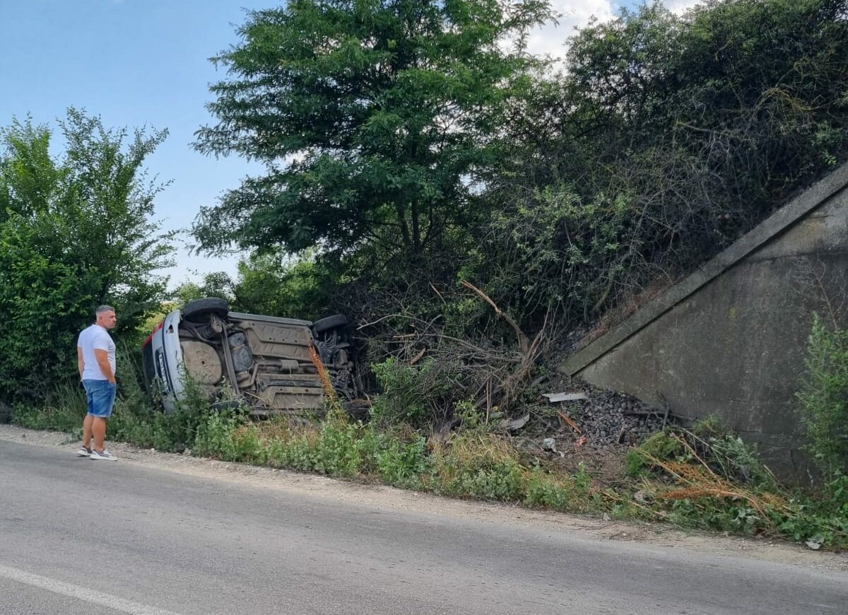 O mașină s-a răsturnat la ieșire din Medgidia UPDATE Imagine WhatsApp 2025 06 17 la 15.33.36 670ca318 e1750163668507