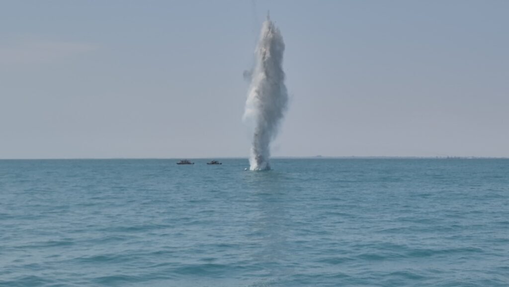 FOTO VIDEO Forțele Navale Române, spectacol în Marea Neagră: exercițiu anti-terorist impresionant UPDATE 35 FOTO VIDEO Forțele Navale Române, spectacol în Marea Neagră: exercițiu anti-terorist impresionant UPDATE Imagine WhatsApp 2025 06 18 la 16.34.21 91fffdb5 1