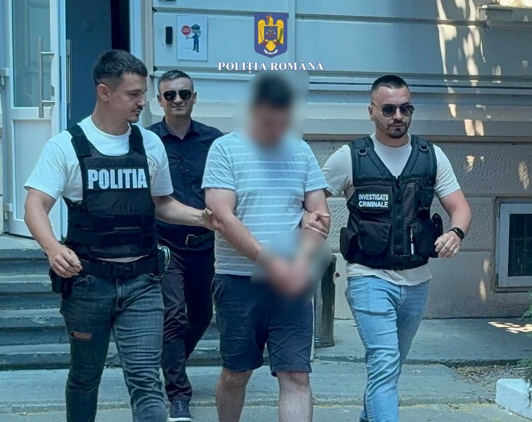 VIDEO Șantaj cu poze INDECENTE la Constanța! Un bărbat și-a TERORIZAT soția apoi și-a DISTRUS brățara electronică ce îl ținea departe de ea Imagine WhatsApp 2025 06 27 la 14.40.39 f516bfc2 e1751024770238