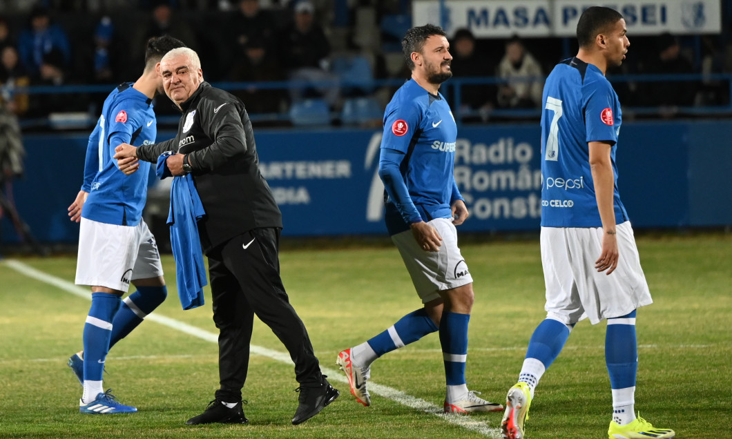 A murit Vasile Mănăilă, antrenor și fost campion al României la fotbal Jmg9NjM2Jmhhc2g9NDg2OGRhMTNmMzI3MTVhYTM1MTcwMjc2OTY0NjYyYmM.thumb